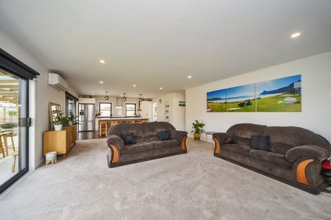 Photo of property in 27 Balrickard Way, Milson, Palmerston North, 4414