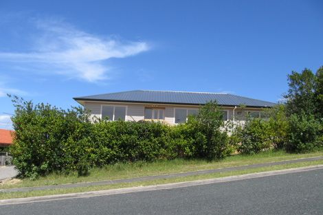 Photo of property in 112 John Downs Drive, Browns Bay, Auckland, 0630