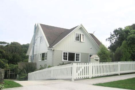 Photo of property in 207 Dowse Drive, Maungaraki, Lower Hutt, 5010