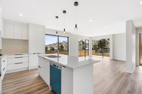 Photo of property in 114 Parkview Drive, Gulf Harbour, Whangaparaoa, 0930