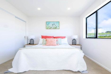 Photo of property in 37a Crestview Rise, Papakura, 2110