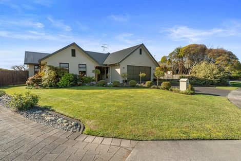 Photo of property in 40 Cranbrook Place, Rototuna North, Hamilton, 3210