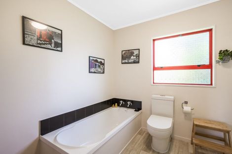 Photo of property in 7 Lowry Crescent, Stokes Valley, Lower Hutt, 5019