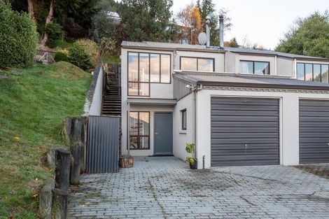 Photo of property in 5b Wye Place, Fernhill, Queenstown, 9300
