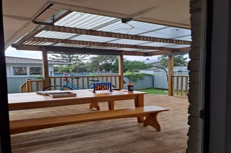 Photo of property in 58 Weraroa Road, Levin, 5510