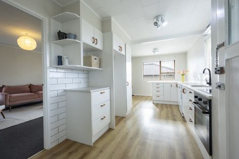 Photo of property in 8 Aquarius Lane, Langs Beach, 0582