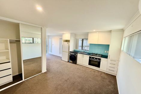 Photo of property in 24d Roberts Road, Te Atatu South, Auckland, 0610