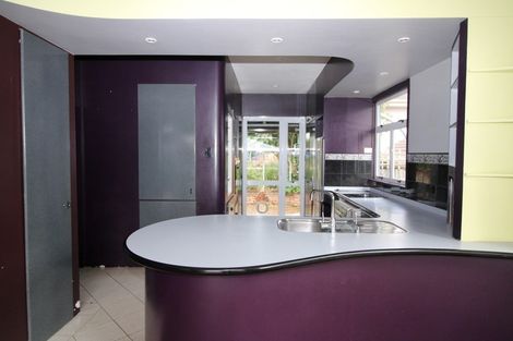 Photo of property in 82 Mangorei Road, Strandon, New Plymouth, 4312