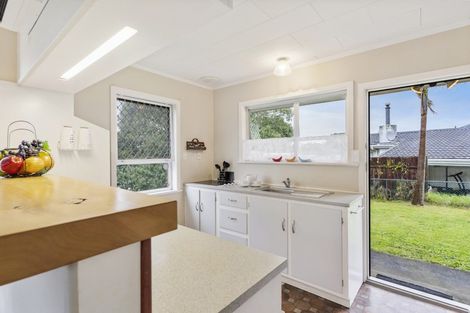Photo of property in 5a Mckenzie Road, Mangere Bridge, Auckland, 2022