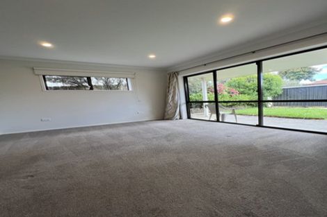 Photo of property in 16 Loloma Drive, Half Moon Bay, Auckland, 2012