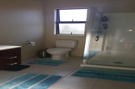 Photo of property in 4/40 Scarlet Oak Drive, Schnapper Rock, Auckland, 0632