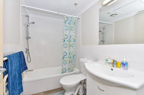 Photo of property in The Rennaissance, 2g/18 Ronwood Avenue, Manukau, Auckland, 2104