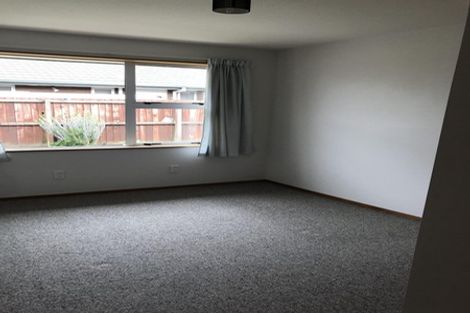 Photo of property in 5 Aberfoyle Place, Parklands, Christchurch, 8083