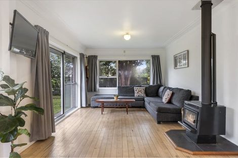 Photo of property in 36 Yeovil Road, Te Atatu Peninsula, Auckland, 0610