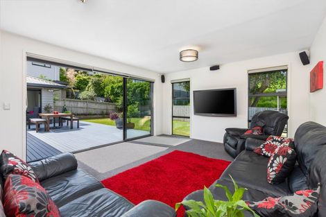 Photo of property in 19 Keating Rise, Northcross, Auckland, 0632