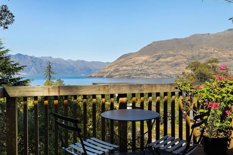 Photo of property in 44 Arawata Terrace, Sunshine Bay, Queenstown, 9300