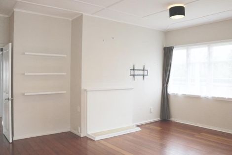 Photo of property in 114 Cambridge Terrace, Fairfield, Lower Hutt, 5011