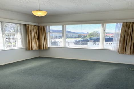 Photo of property in 100 Yule Street, Lyall Bay, Wellington, 6022
