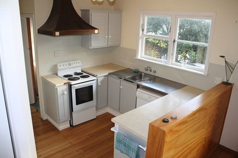 Photo of property in 50 Melrose Road, Island Bay, Wellington, 6023