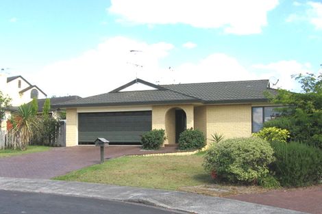 Photo of property in 9 Cesari Place, West Harbour, Auckland, 0618