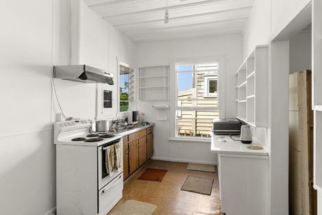 Photo of property in 4 Cheltenham Road, Devonport, Auckland, 0624