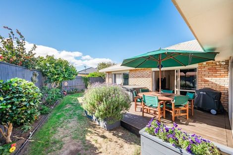 Photo of property in 5 Holcombe Drive, Paraparaumu, 5032