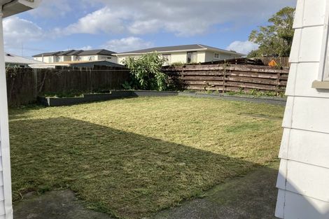 Photo of property in 40 Larissa Avenue, Henderson, Auckland, 0610