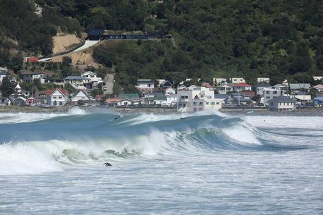 Photo of property in 274 Queens Drive, Lyall Bay, Wellington, 6022