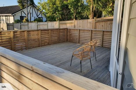 Photo of property in 7/20 Glanmire Road, Newlands, Wellington, 6037