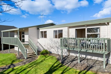 Photo of property in 95 Rototuna Road, Rototuna, Hamilton, 3210
