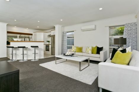 Photo of property in 4 Bundoran Way, Pinehill, Auckland, 0632