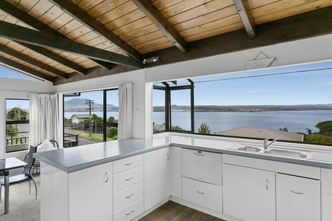 Photo of property in 80 Wakeman Road, Acacia Bay, Taupo, 3330