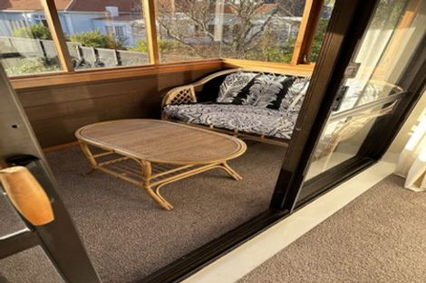 Photo of property in 2/136 Karori Road, Karori, Wellington, 6012