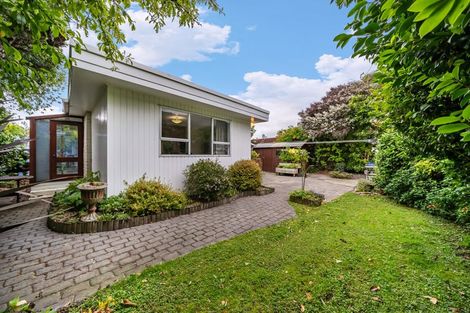 Photo of property in 2/7 Harvard Grove, Totara Park, Upper Hutt, 5018