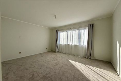 Photo of property in 33 Lagoon Way, West Harbour, Auckland, 0618