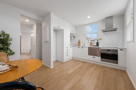 Photo of property in 4/30 Hargest Crescent, Sydenham, Christchurch, 8023