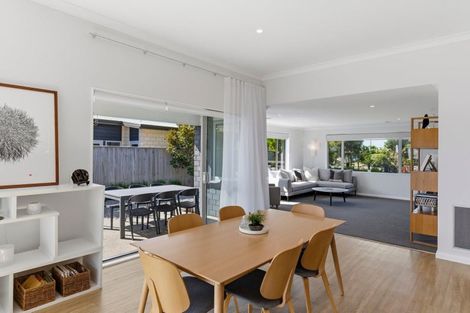 Photo of property in 11 Taranui Way, Paraparaumu Beach, Paraparaumu, 5032