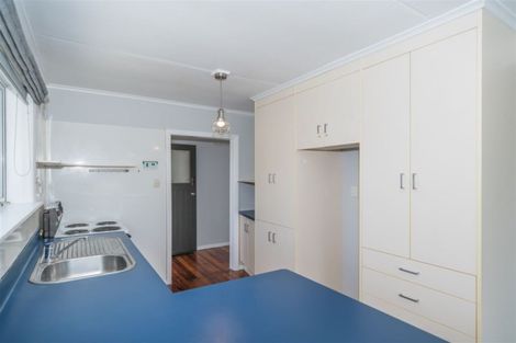 Photo of property in 2 Belfast Place, Roslyn, Palmerston North, 4414