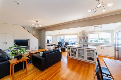 Photo of property in 45 Shortt Street, Foxton Beach, Foxton, 4815