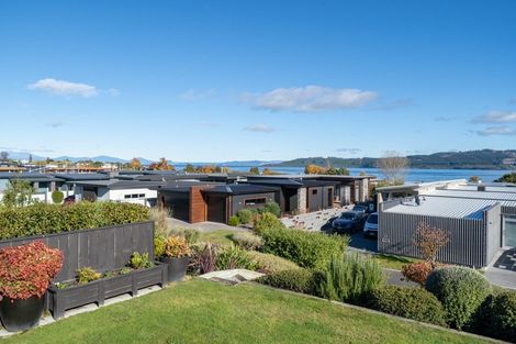 Photo of property in 27 Pukenamu Road, Rainbow Point, Taupo, 3330