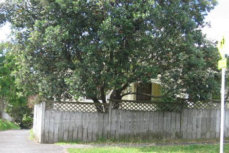 Photo of property in 2/27 Northall Road, New Lynn, Auckland, 0600