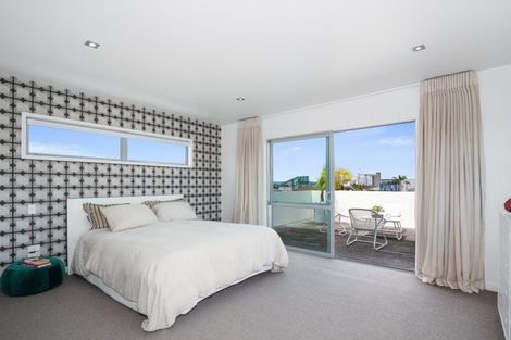 Photo of property in 58a Pitau Road, Mount Maunganui, 3116