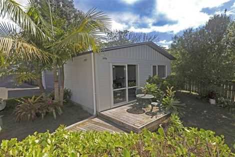 Photo of property in 57 Nui Mana Place, Te Atatu South, Auckland, 0610