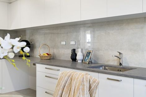 Photo of property in 17 Emerald Avenue, Rosehill, Papakura, 2113