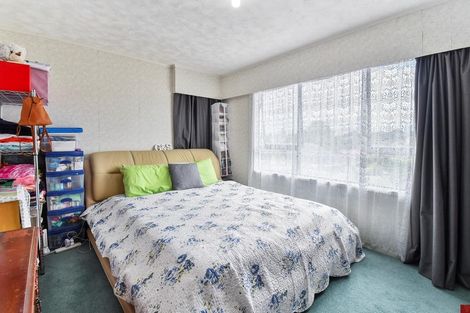 Photo of property in 11 Melia Grove, Goodwood Heights, Auckland, 2105