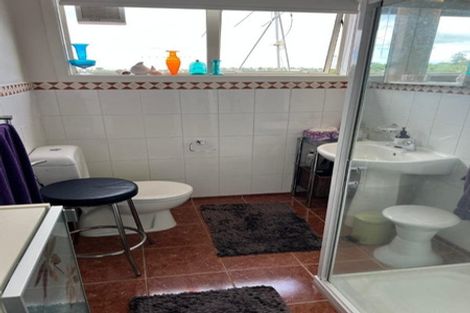 Photo of property in 2/26 Otakau Road, Milford, Auckland, 0620