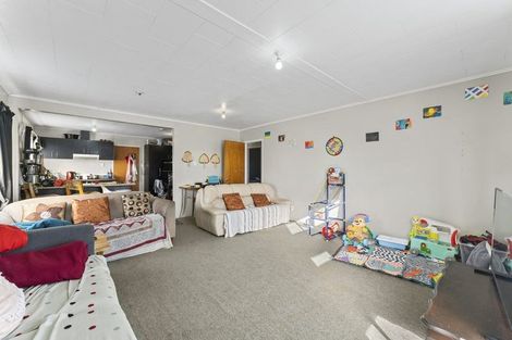 Photo of property in 35 Wickman Way, Mangere East, Auckland, 2024