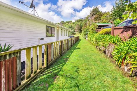 Photo of property in 2 Harold Grove, Stokes Valley, Lower Hutt, 5019