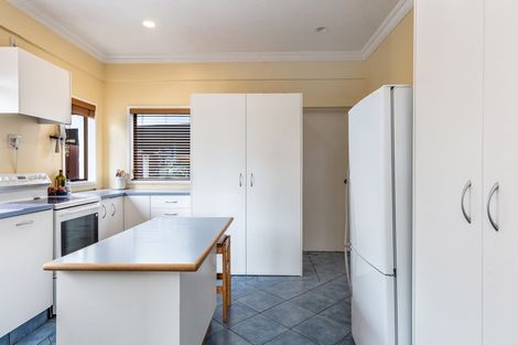 Photo of property in 16 Kempton Place, Richmond Heights, Taupo, 3330