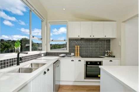 Photo of property in 66 County Road, Torbay, Auckland, 0630